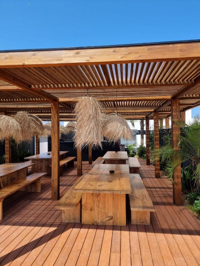 The Salty Pelican Yoga & Surf Retreat เปนิช ภายนอก รูปภาพ