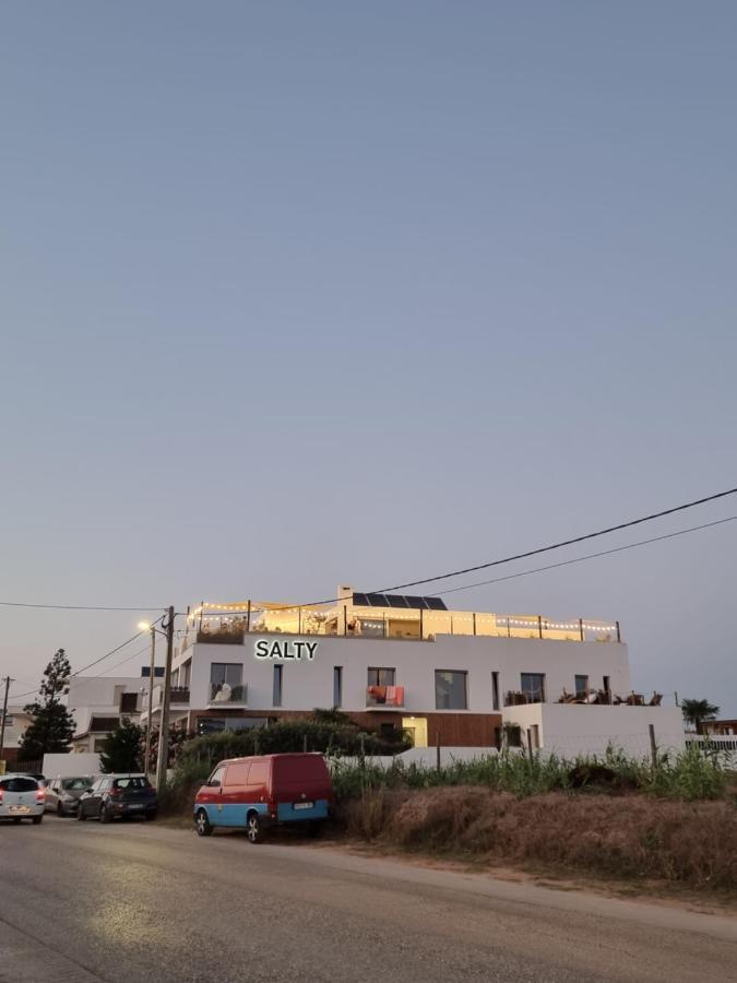 The Salty Pelican Yoga & Surf Retreat เปนิช ภายนอก รูปภาพ
