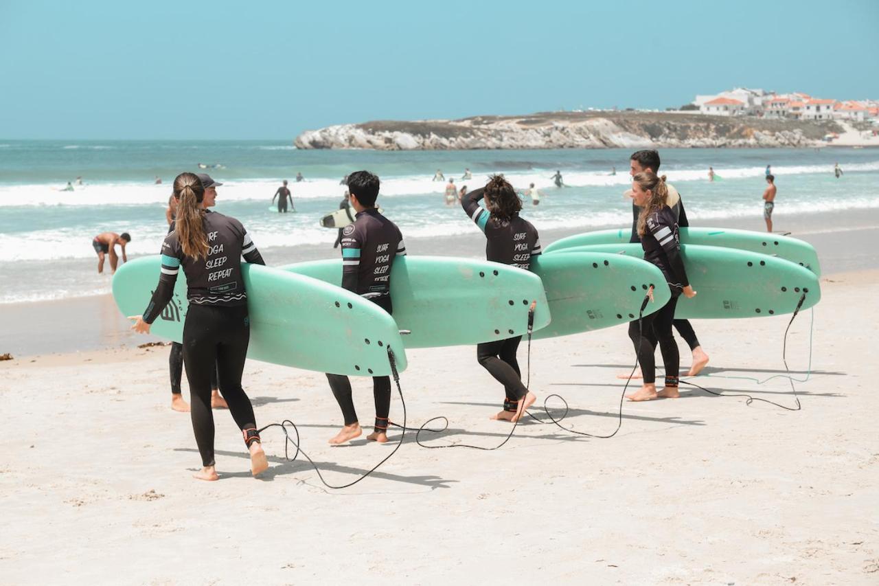 The Salty Pelican Yoga & Surf Retreat เปนิช ภายนอก รูปภาพ